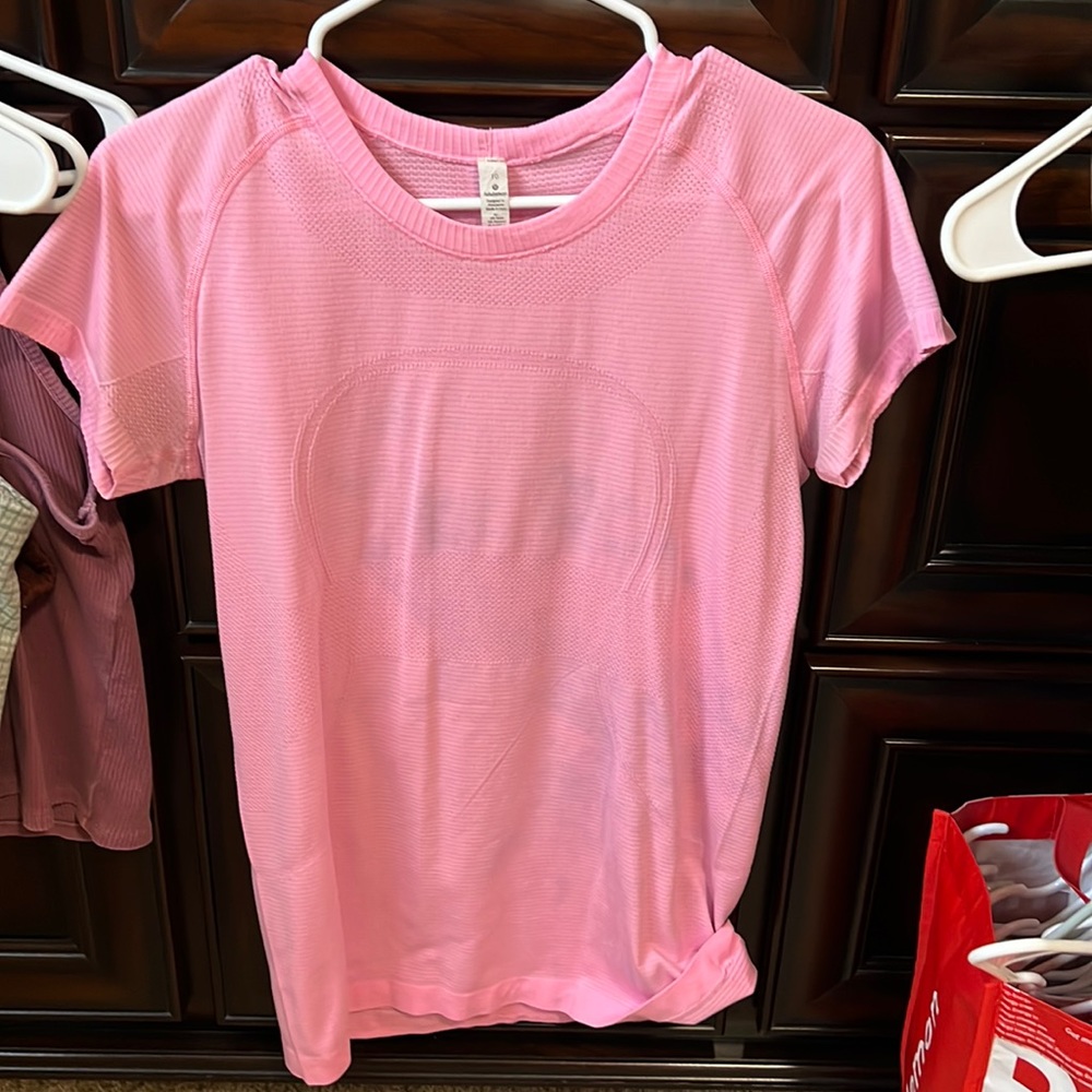 Swiftly tech tee